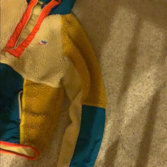 Nike sweater - Picture 4 of 7